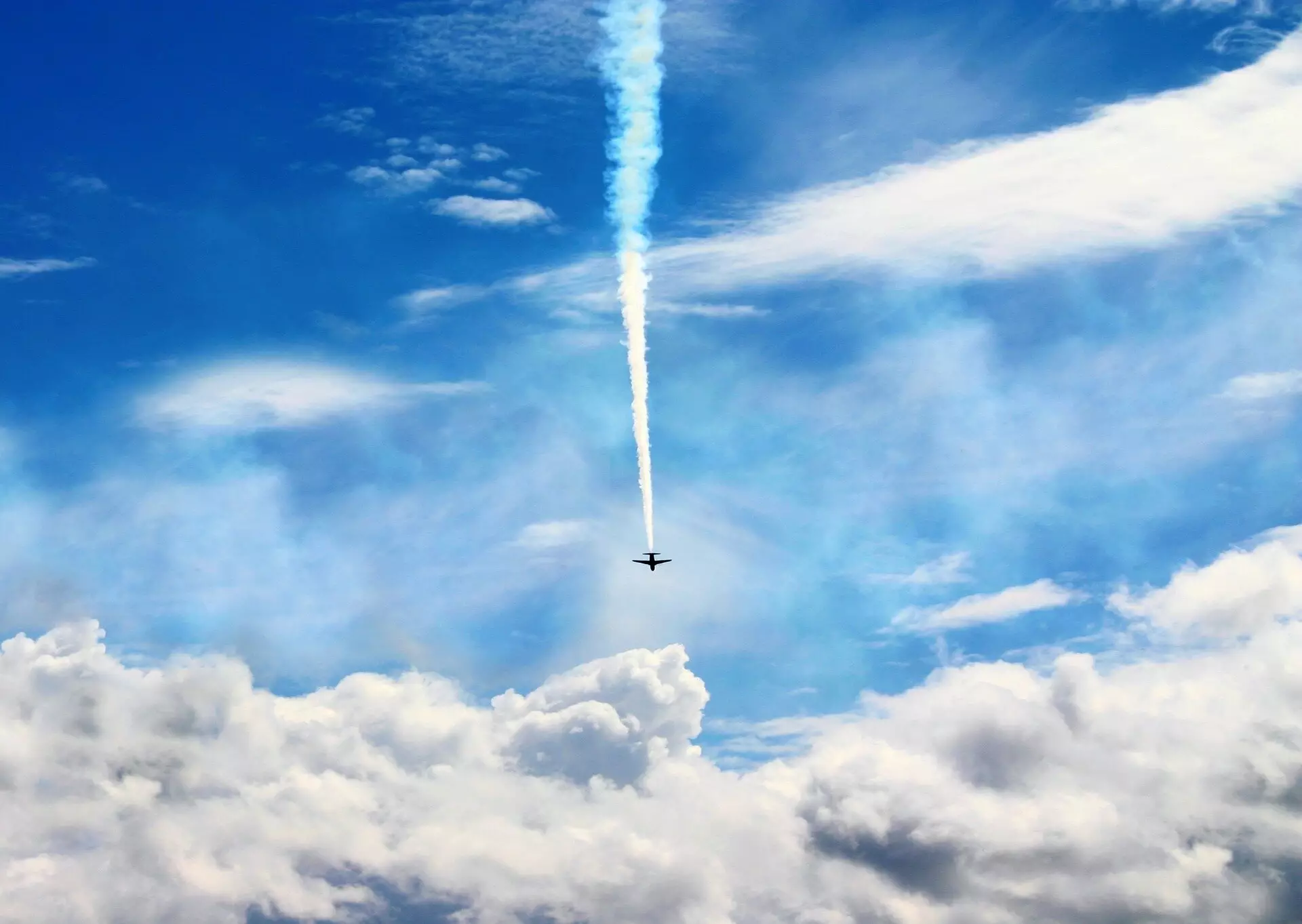 The Hidden Climate Impact of Modern Aviation: A New Era of Contrails